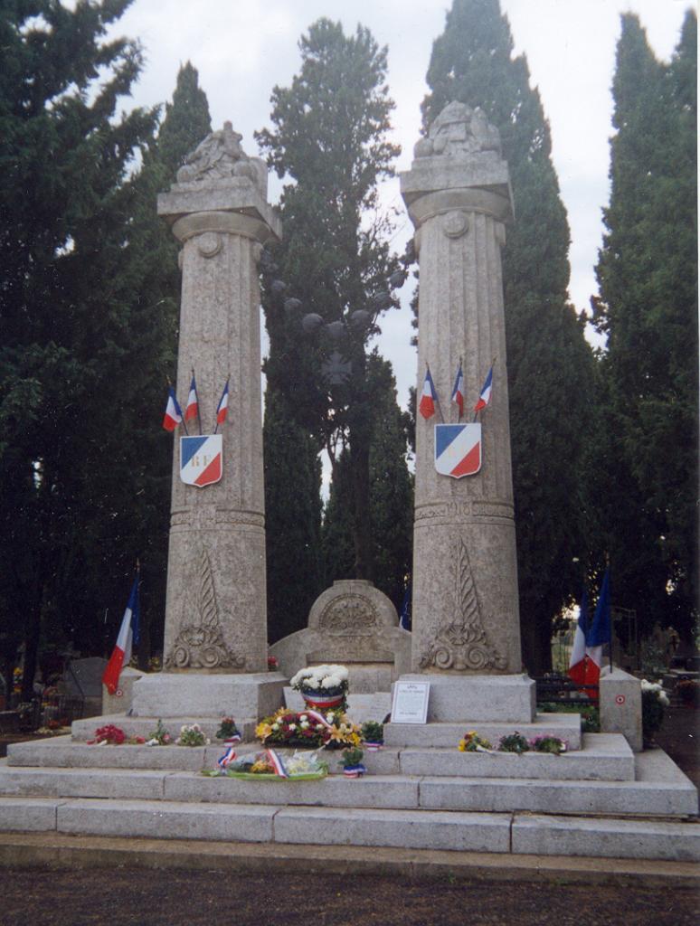 Monument aux Morts du Cimetière