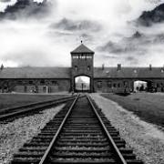 Dès 1933, Hitler a ouvert des camps d'extermination ?